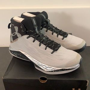Men’s Brand New UA Fire Shot Shoes